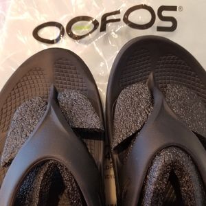 Oofos original post recovery sandals